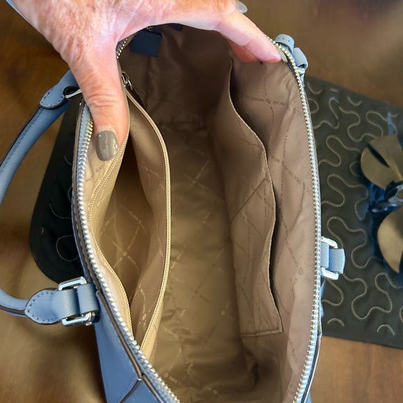 Michael Kors Ciara Large Leather Satchel - Picture 3 of 11